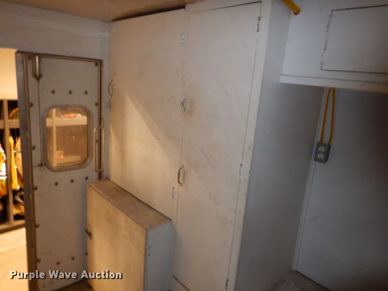 image for item IQ9640 1986 Ford E350  emergency support truck