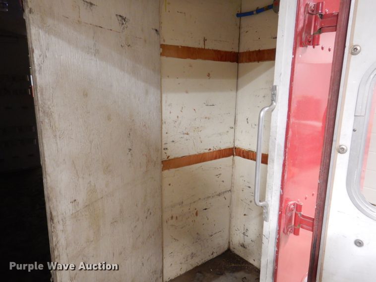 image for item IQ9640 1986 Ford E350  emergency support truck