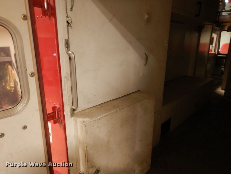 image for item IQ9640 1986 Ford E350  emergency support truck