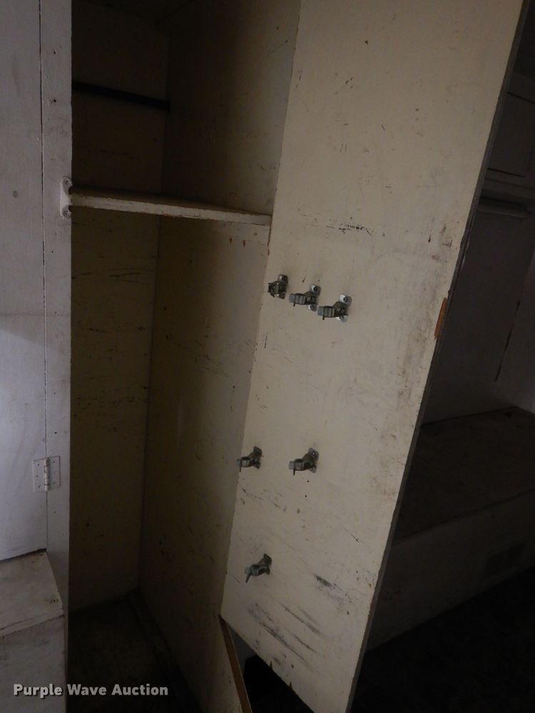 image for item IQ9640 1986 Ford E350  emergency support truck