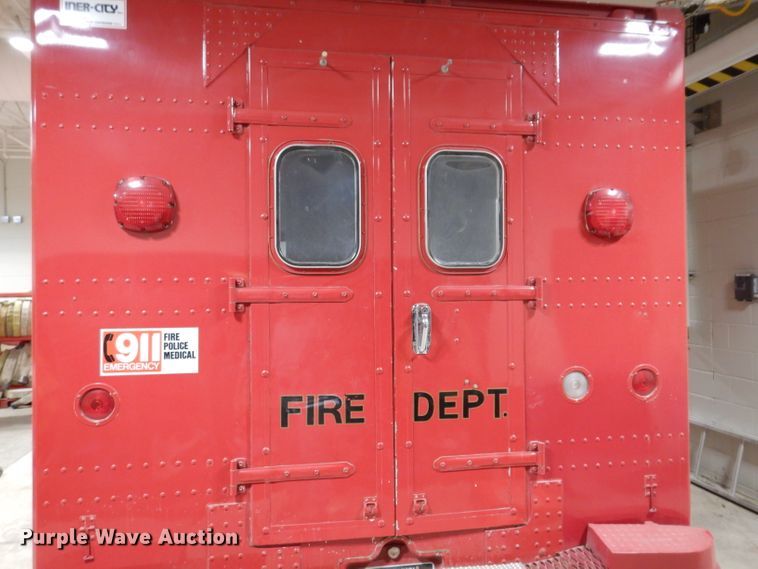 image for item IQ9640 1986 Ford E350  emergency support truck