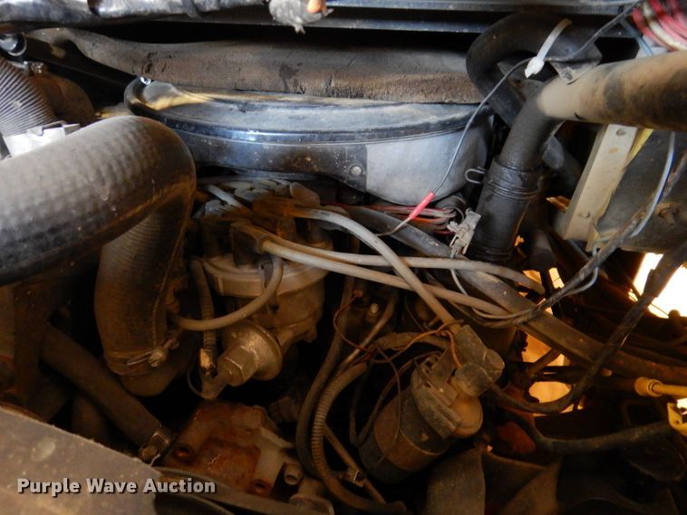 image for item IQ9640 1986 Ford E350  emergency support truck