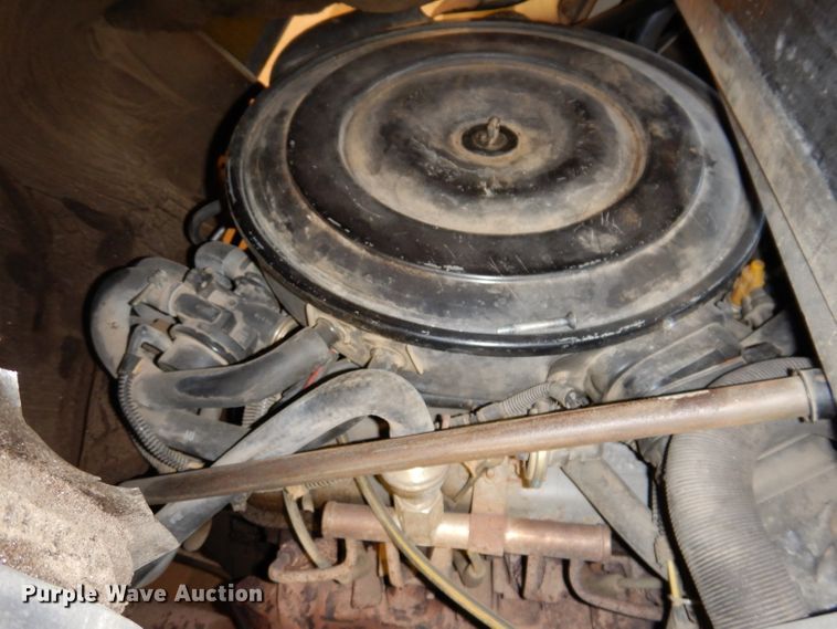 image for item IQ9640 1986 Ford E350  emergency support truck