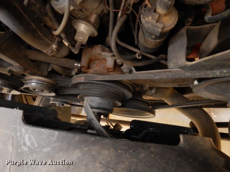 image for item IQ9640 1986 Ford E350  emergency support truck