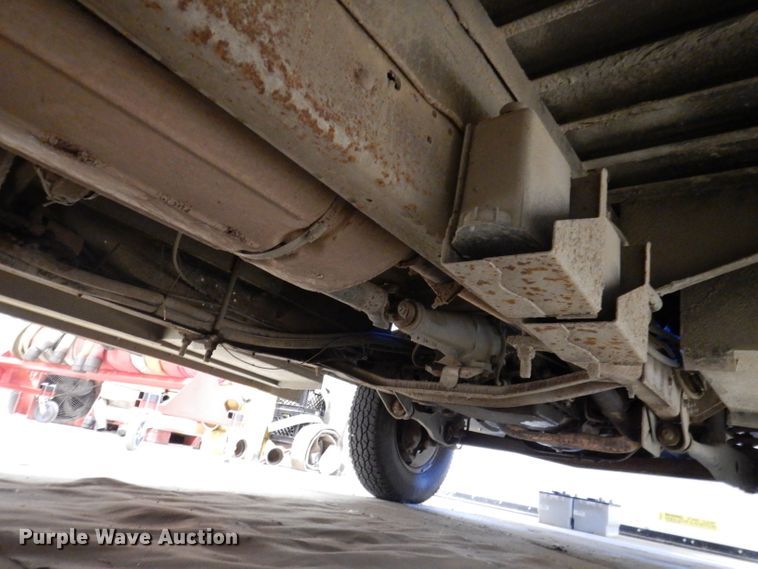 image for item IQ9640 1986 Ford E350  emergency support truck