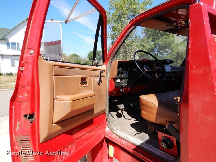 image for item IQ9641 1989 Chevrolet C70  pumper fire truck