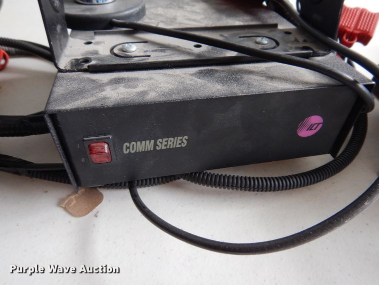 image for item IQ9679 Motorola  radios