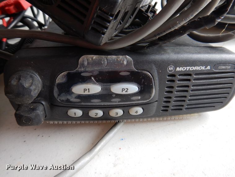 image for item IQ9679 Motorola  radios