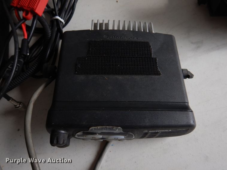 image for item IQ9679 Motorola  radios