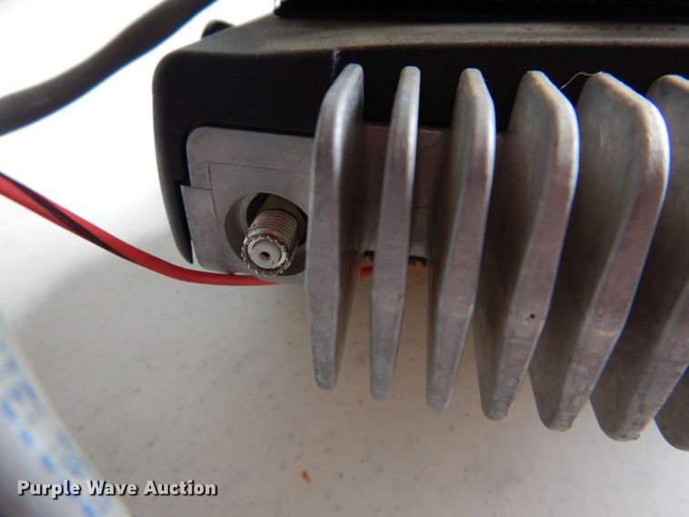 image for item IQ9679 Motorola  radios