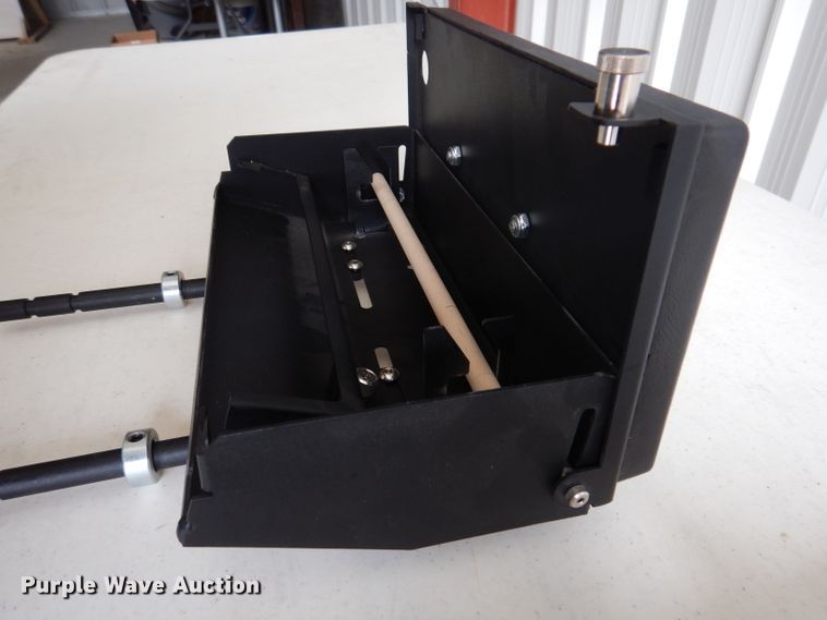 image for item IQ9682 Automotive accessories