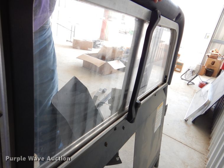 image for item IQ9684 Seminar  vehicle cage divider