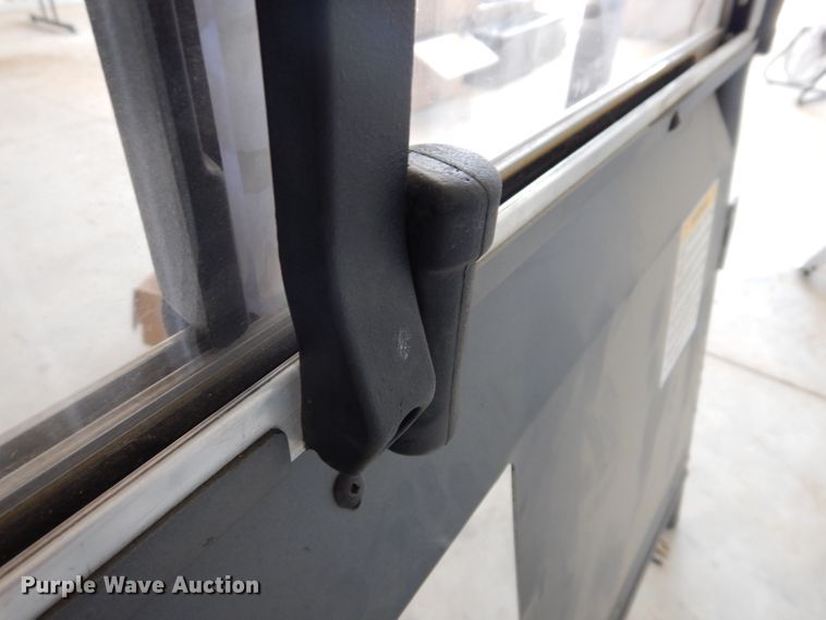 image for item IQ9684 Seminar  vehicle cage divider