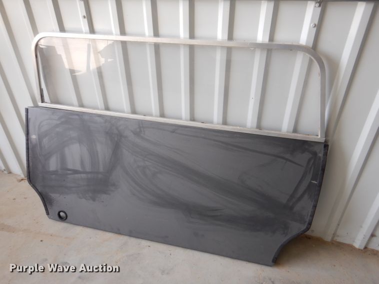 image for item IQ9684 Seminar  vehicle cage divider