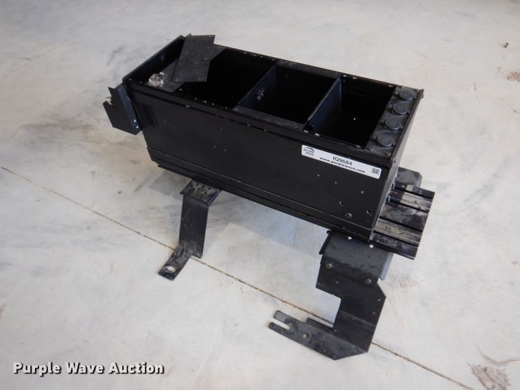 image for item IQ9684 Seminar  vehicle cage divider