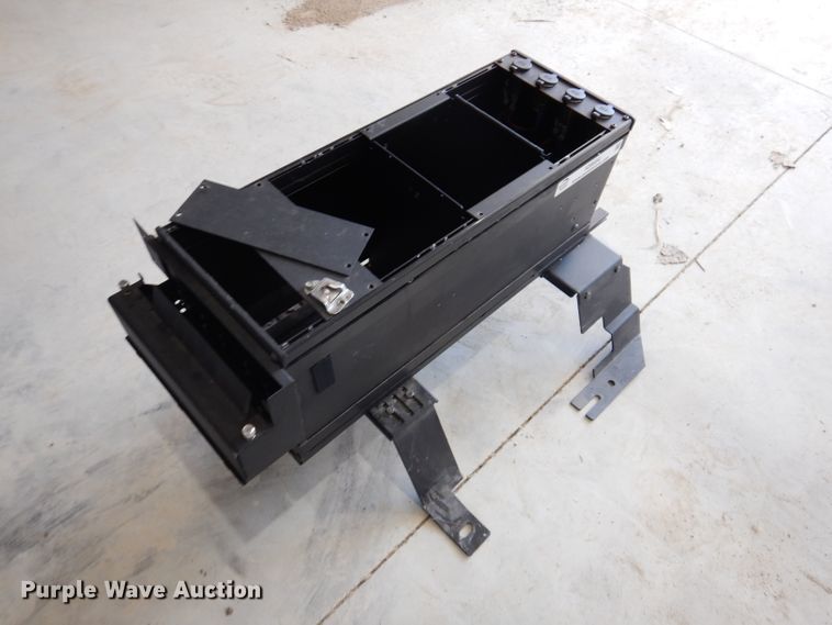 image for item IQ9684 Seminar  vehicle cage divider