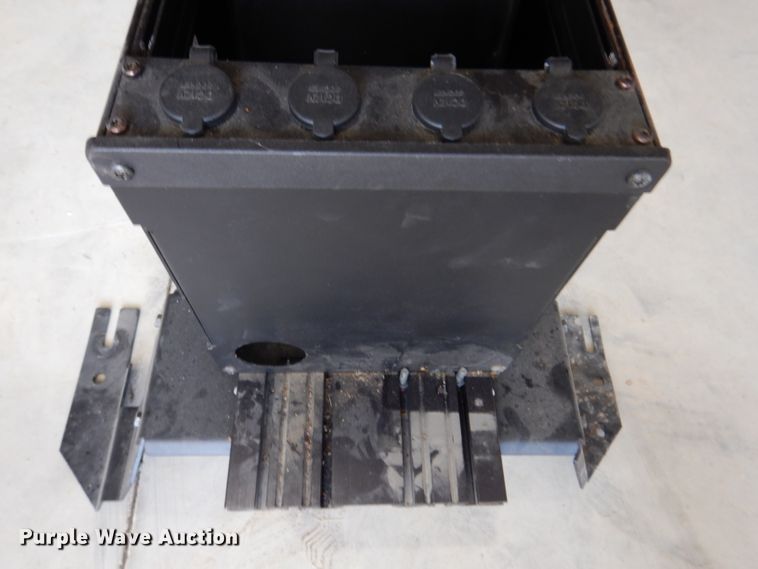 image for item IQ9684 Seminar  vehicle cage divider