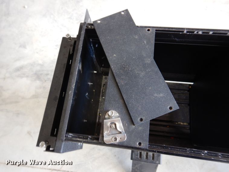 image for item IQ9684 Seminar  vehicle cage divider