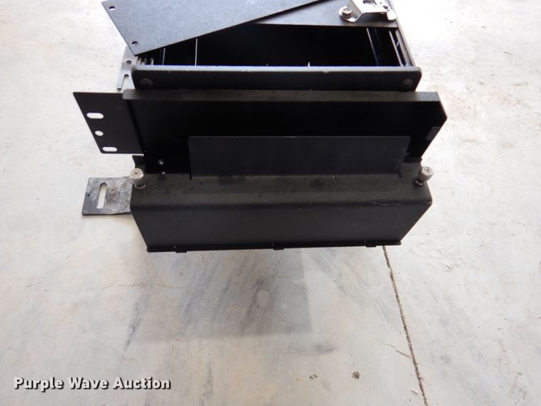 image for item IQ9684 Seminar  vehicle cage divider