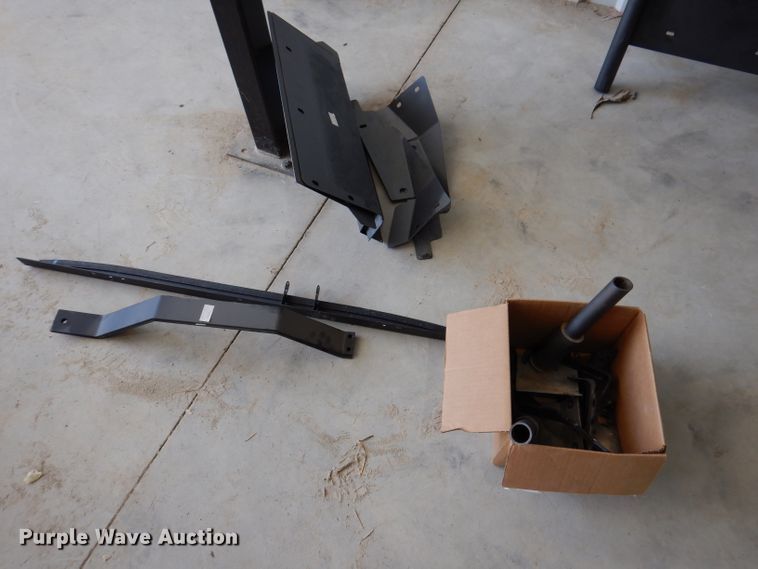 image for item IQ9684 Seminar  vehicle cage divider