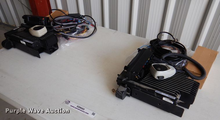 image for item IQ9685 (7) Motorola radios