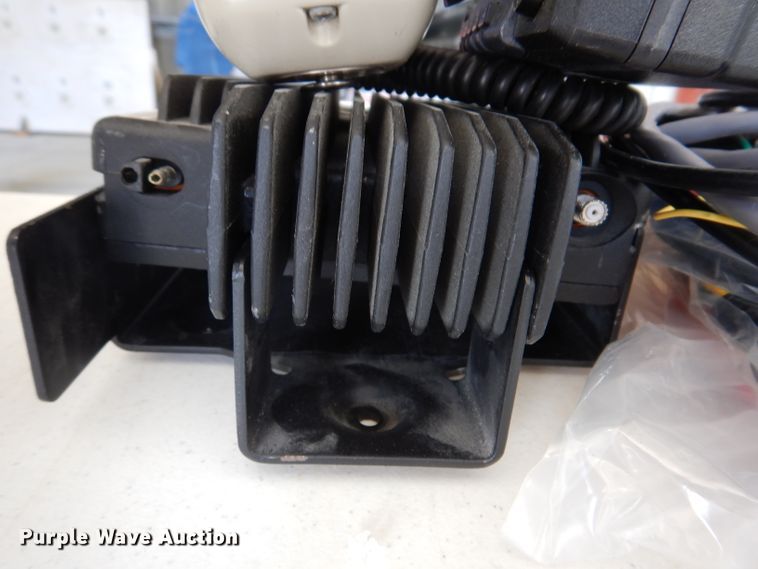 image for item IQ9685 (7) Motorola radios