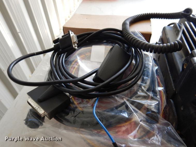 image for item IQ9685 (7) Motorola radios