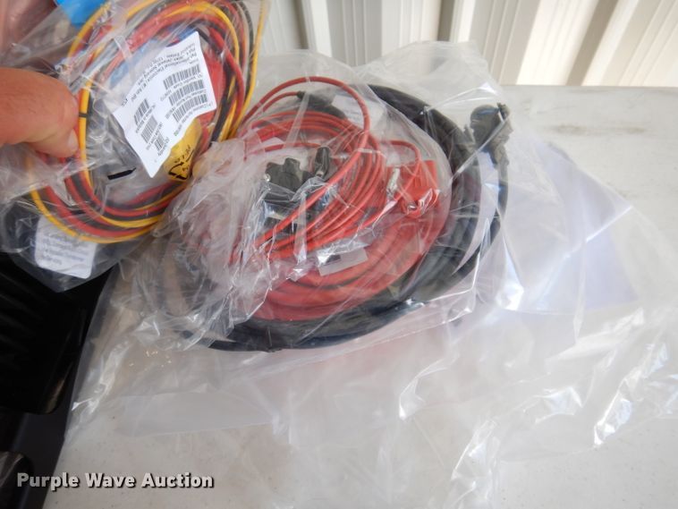 image for item IQ9685 (7) Motorola radios