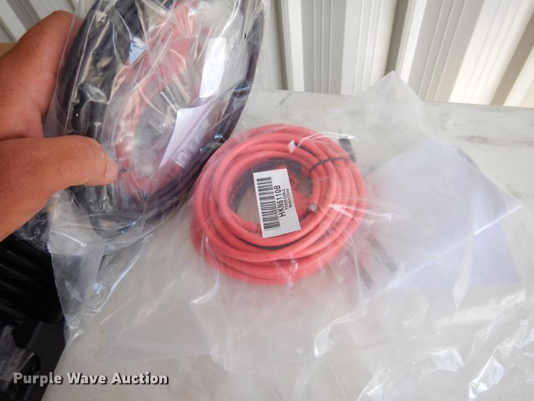 image for item IQ9685 (7) Motorola radios