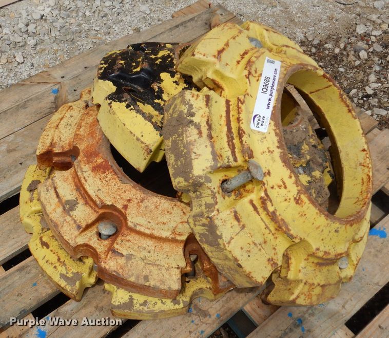 image for item IQ9688 (6) John Deere wheel weights