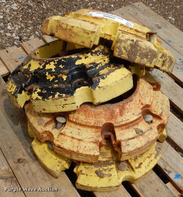 image for item IQ9688 (6) John Deere wheel weights