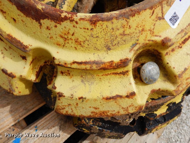 image for item IQ9688 (6) John Deere wheel weights