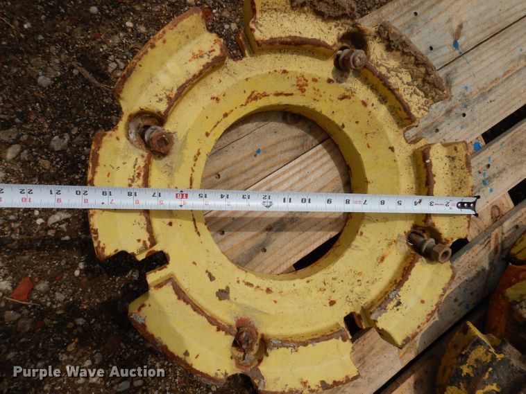 image for item IQ9688 (6) John Deere wheel weights