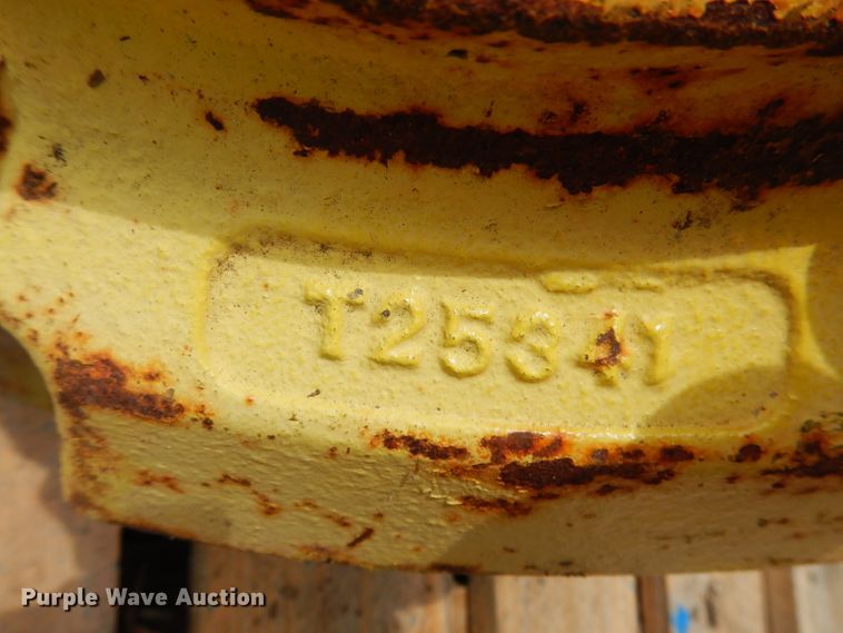 image for item IQ9688 (6) John Deere wheel weights