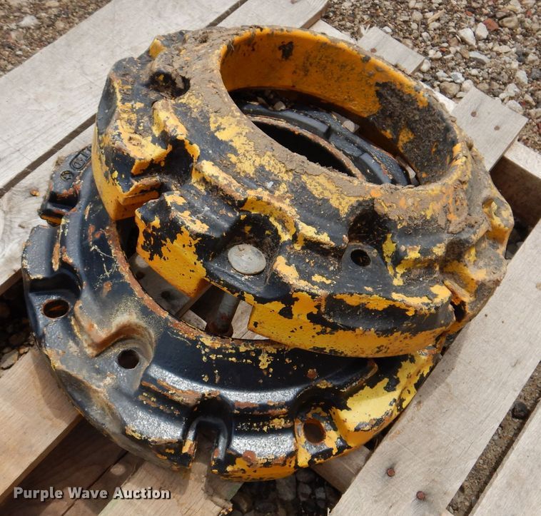 image for item IQ9688 (6) John Deere wheel weights
