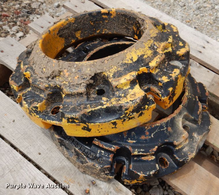 image for item IQ9688 (6) John Deere wheel weights
