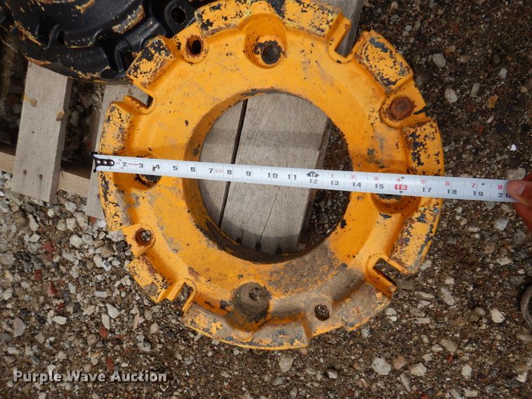 image for item IQ9688 (6) John Deere wheel weights