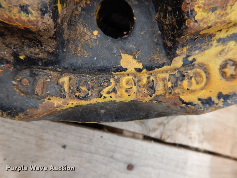 image for item IQ9688 (6) John Deere wheel weights