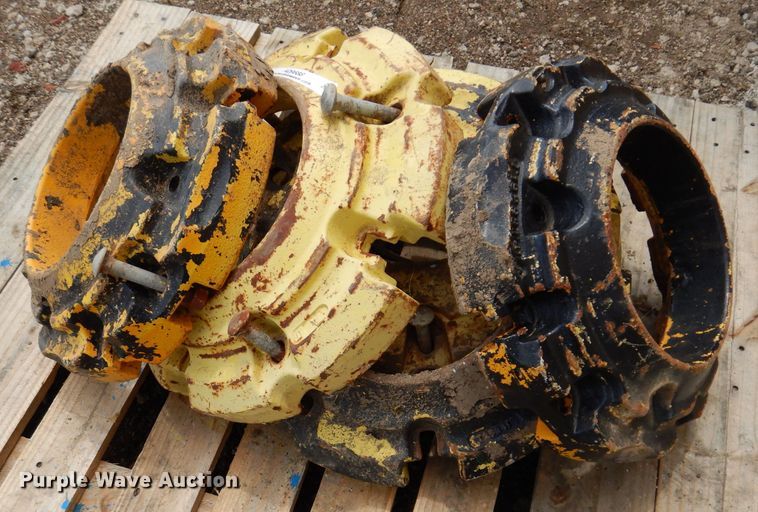 image for item IQ9688 (6) John Deere wheel weights