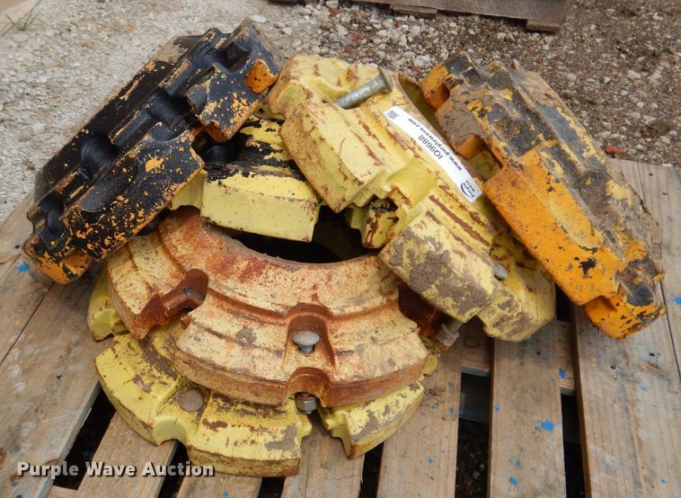 image for item IQ9688 (6) John Deere wheel weights