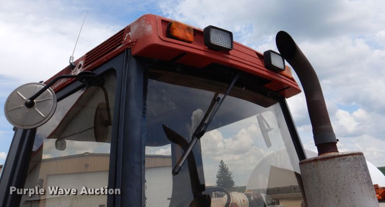 image for item IQ9690 1994 Case IH 895  MFWD tractor