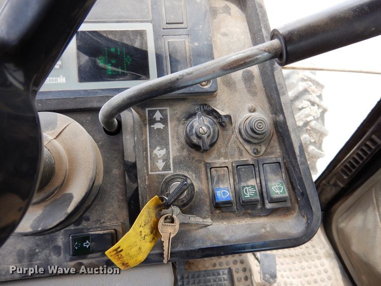 image for item IQ9690 1994 Case IH 895  MFWD tractor