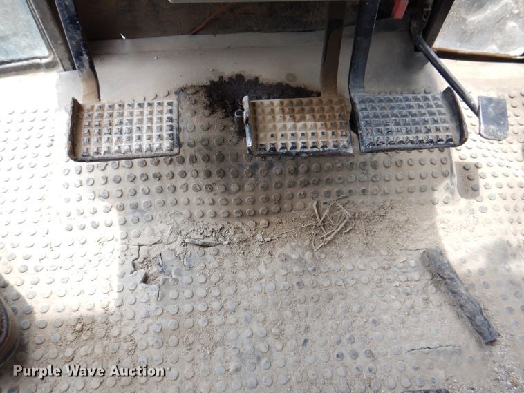 image for item IQ9690 1994 Case IH 895  MFWD tractor