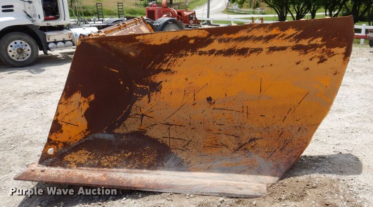 image for item IQ9695 124"W V snow plow