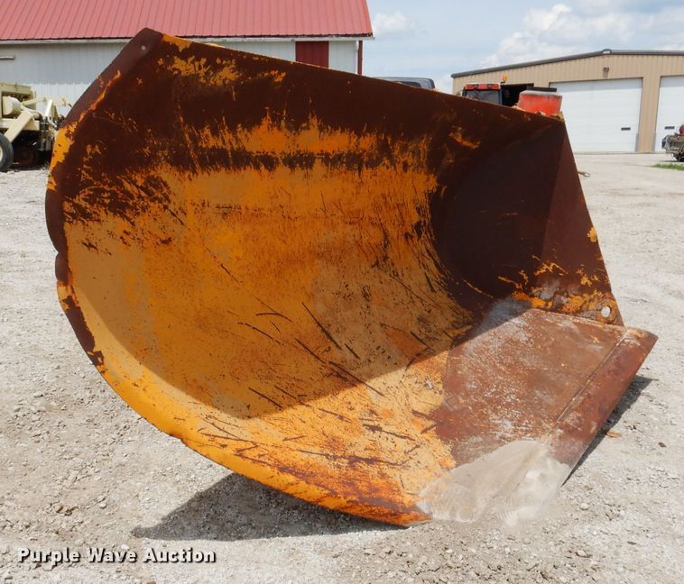 image for item IQ9695 124"W V snow plow