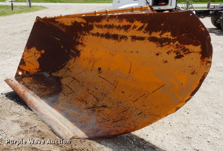 image for item IQ9695 124"W V snow plow