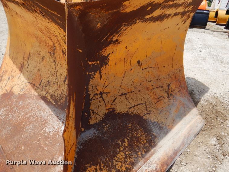 image for item IQ9695 124"W V snow plow