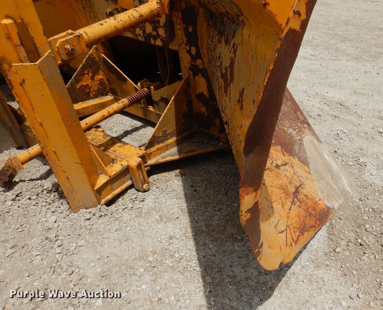 image for item IQ9695 124"W V snow plow