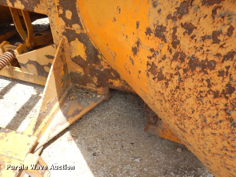 image for item IQ9695 124"W V snow plow