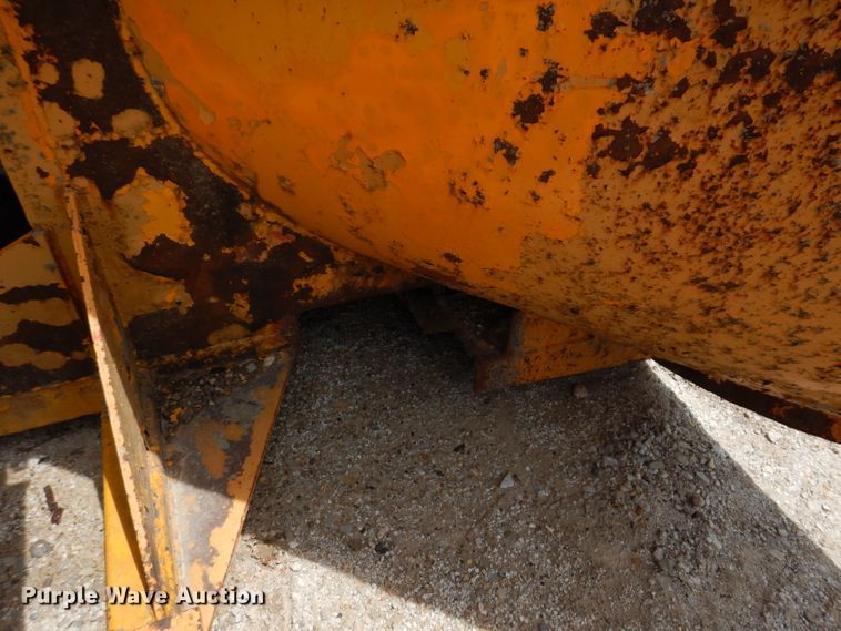 image for item IQ9695 124"W V snow plow